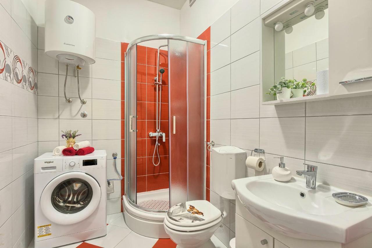 Apartment Amfiteatar Moris Pola Esterno foto