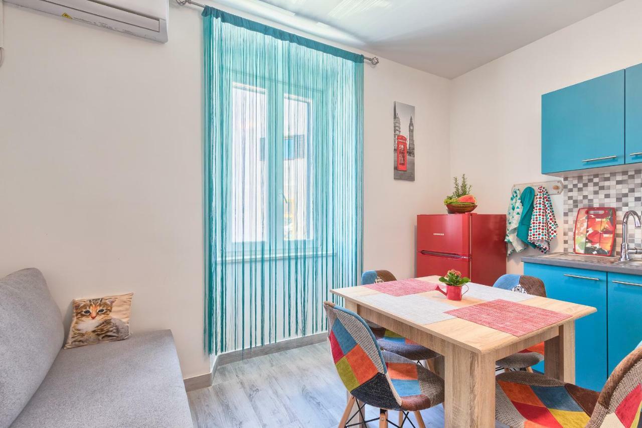 Apartment Amfiteatar Moris Pola Esterno foto