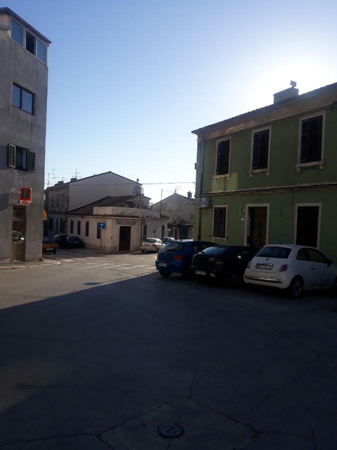 Apartment Amfiteatar Moris Pola Esterno foto
